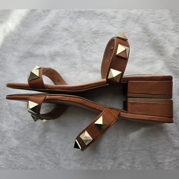 Steven New York Tan Sandals with Gold Studs  Size 7.5 - Picture 5 of 5